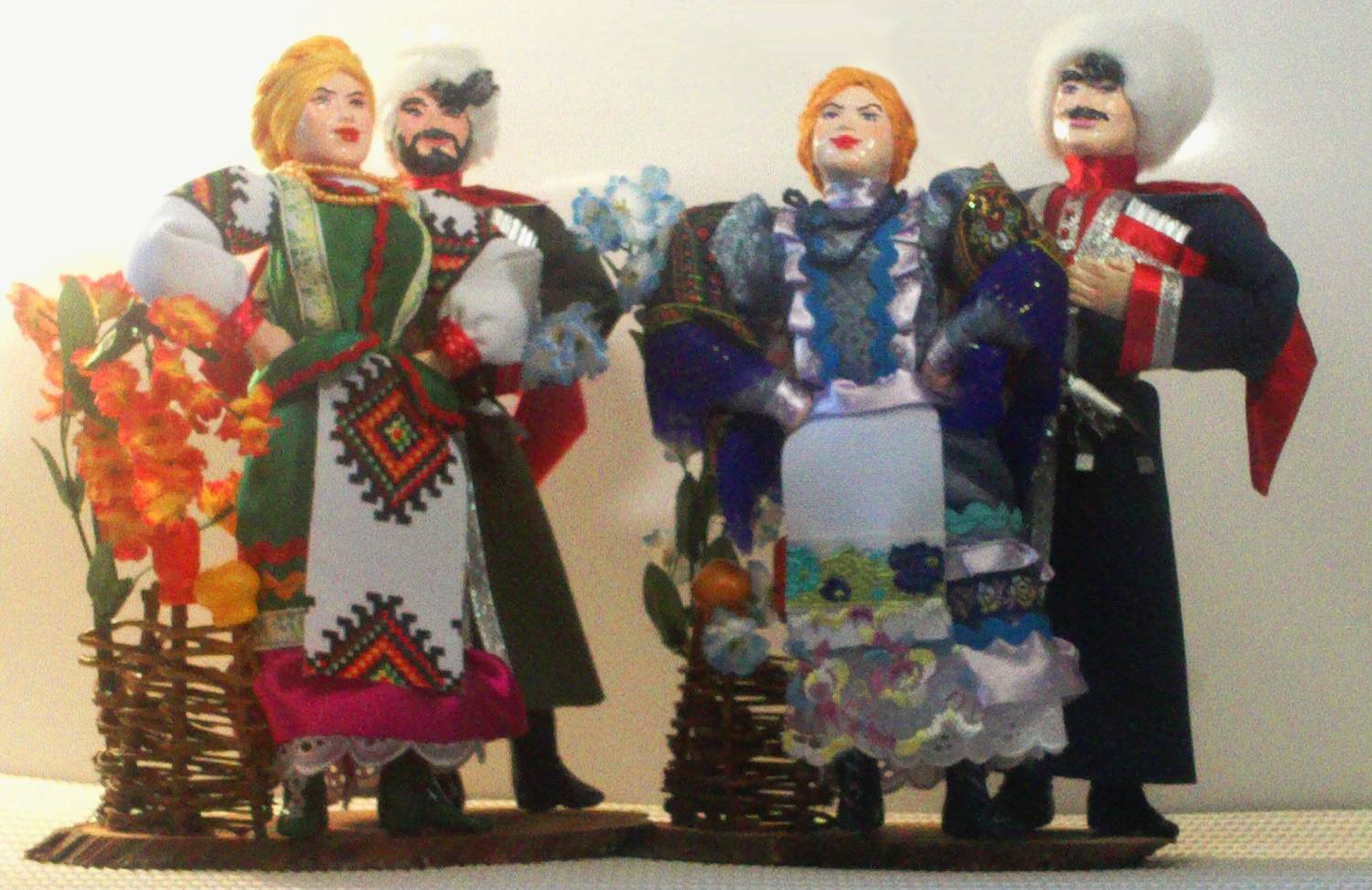 2 Куклы Кубанские Казачья пара возле плетня Дарской В Краснодар 2